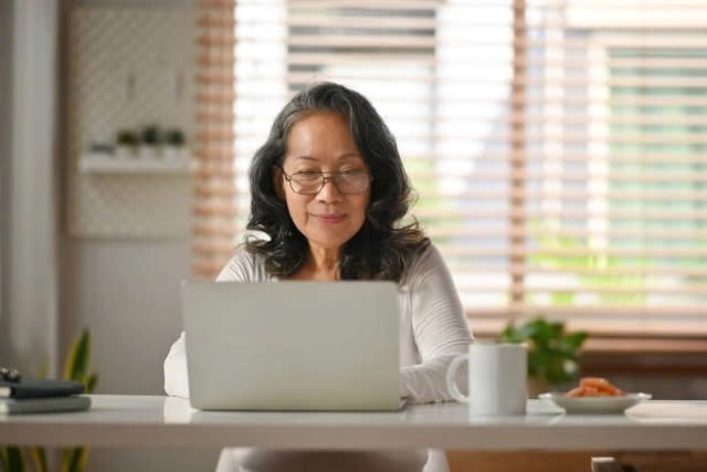 Có ai đã hoàn toàn đổi nghề sau 40 tuổi chưa?